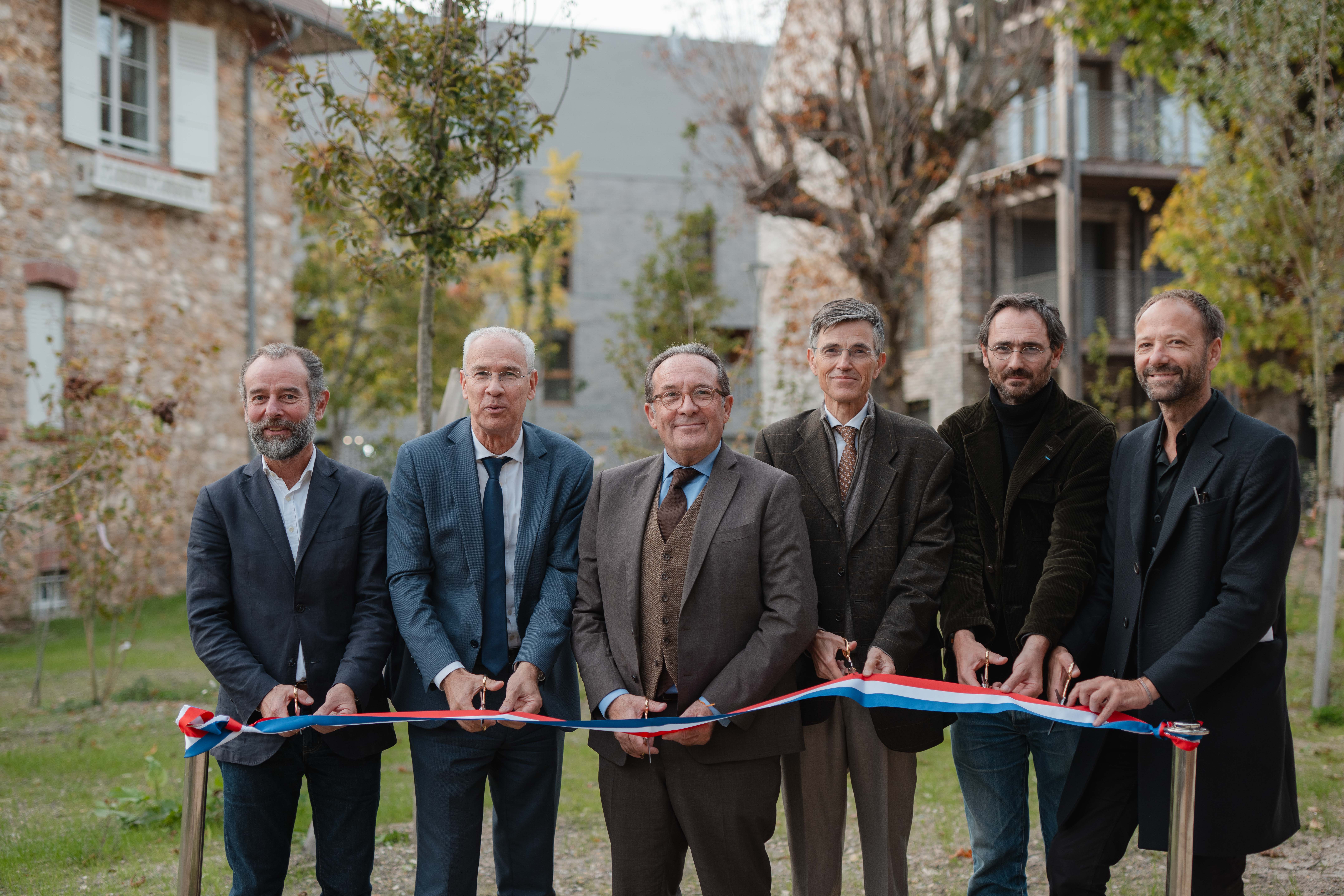 172453 emerige versailles hd